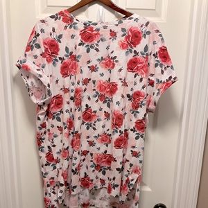 Lularoe Leah Rose Top Size 2Xl